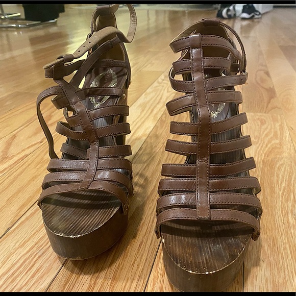 Elie Tahari Women Strappy Platform Wooden Heels - Picture 1 of 8